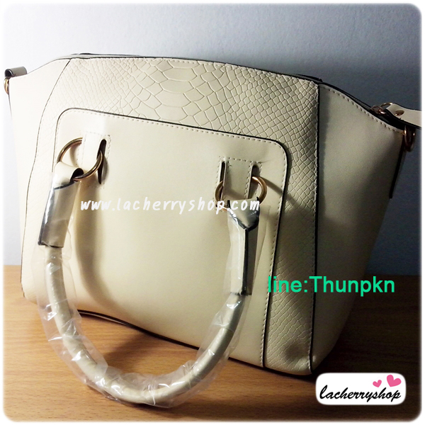 กระเป๋าแฟชั่น ดีไซน์สวยเรียบหรู สีขาว คลาสสิค แบบยอดนิยม เหมาะกับทุกโอกาส สามารถถือและสะพายได้ทั้งสองแบบ ((โปรโมชั่นส่งฟรี))