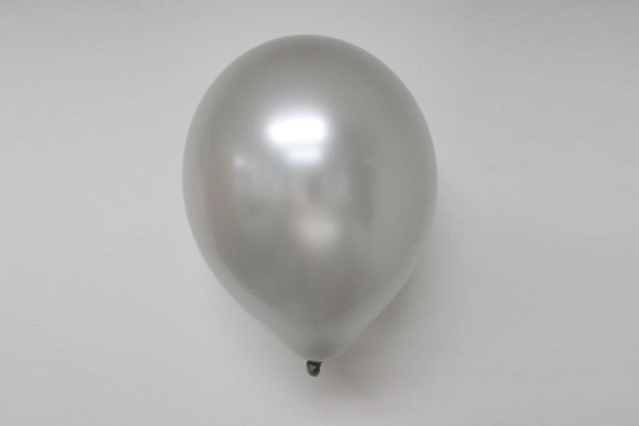 ลูกโป่งกลมเนื้อเมททัลลิก สีเงิน ไซส์ 12 นิ้ว แพ็คละ 10 ใบ (Metallic Silver Latex Balloons Size 12")