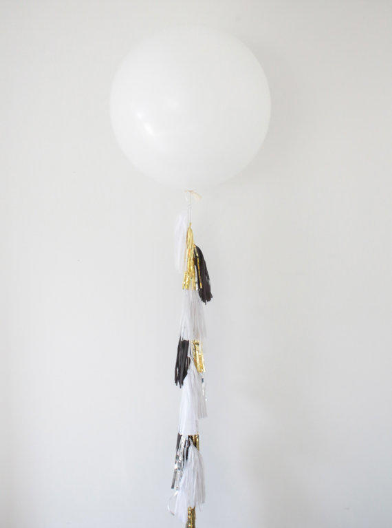 ลูกโป่งกลมจัมโบ้ไซส์ใหญ่ 36" Latex Balloon RB WHITE 3FT สีขาว/ Item No. TQ-42847 แบรนด์ Qualatex