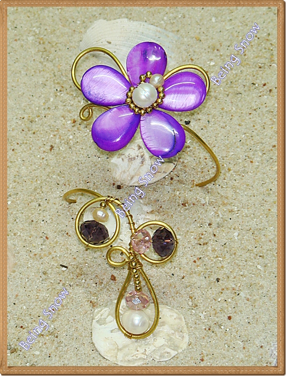 กำไลดอกไม้ - สีม่วง **แถมต่างหูทองเหลือง 1 คู่**
