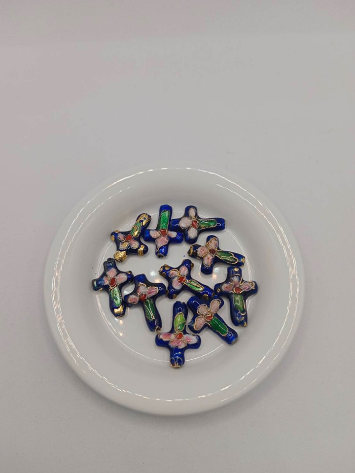 จี้กังใส รูปไม้กางเขนจีน ถุงละ 80 บาท