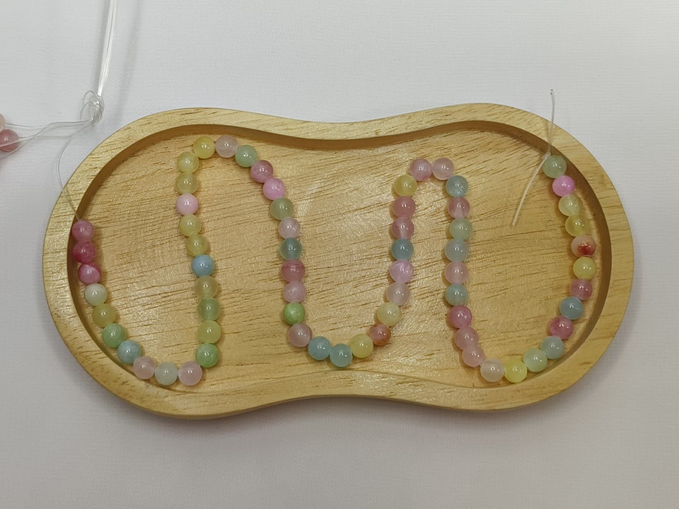 หินแบริลแคนดี้ หินความรักหอมหวาน อารมณ์ดี ความรัก อ่อนวัย ยาว 37 ซม. 6 มิล (63 เม็ด)