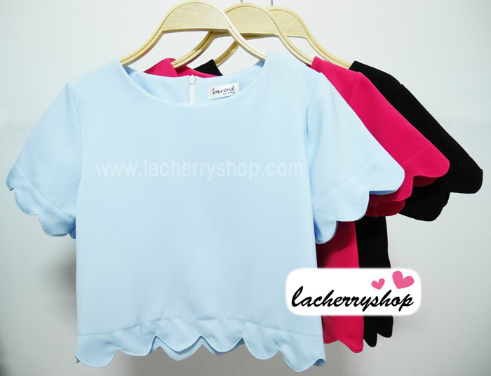 เสื้อแฟชั่น สีชมพูเข้ม ผ้าฮานาโกะ ทรงสวย แบบน่ารักๆ เป็นหยักๆช่วงเอวและแขน เนื้อผ้า อยู่ทรง ใส่สบาย ไม่ยับง่าย สินค้าคุณภาพ ราคาไม่แพง