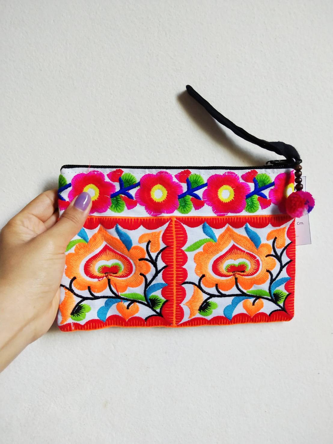 P414 กระเป๋าถือ ลายม้ง สีโทนส้มขาว น่ารักมาก มาพร้อมสายคล้องแขน