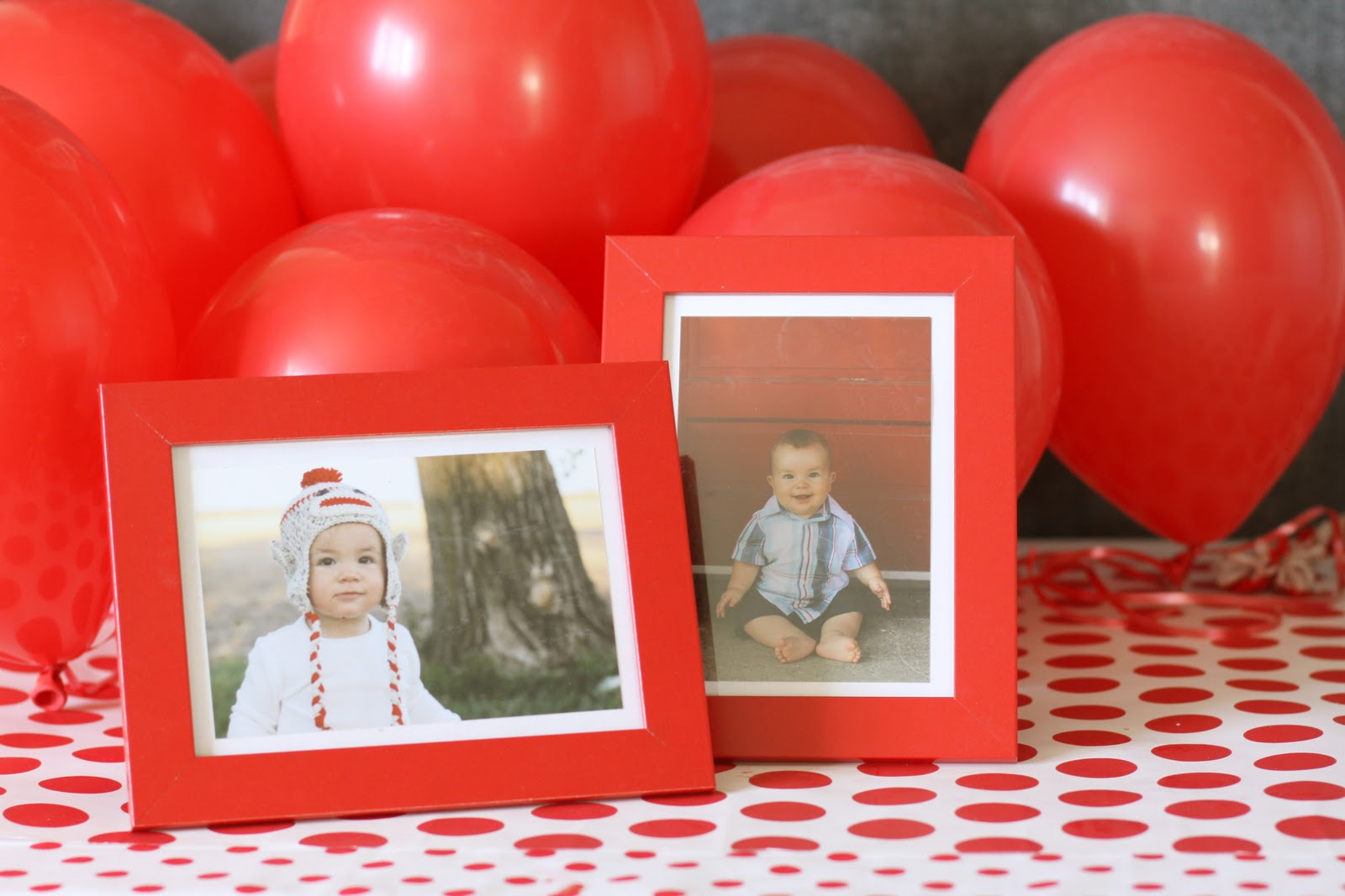 ลูกโป่งกลมเนื้อสแตนดาร์ท สีแดง ไซส์ 10 นิ้ว แพ็คละ 10 ใบ (Round Balloons Size 10" - Standard Red Color)