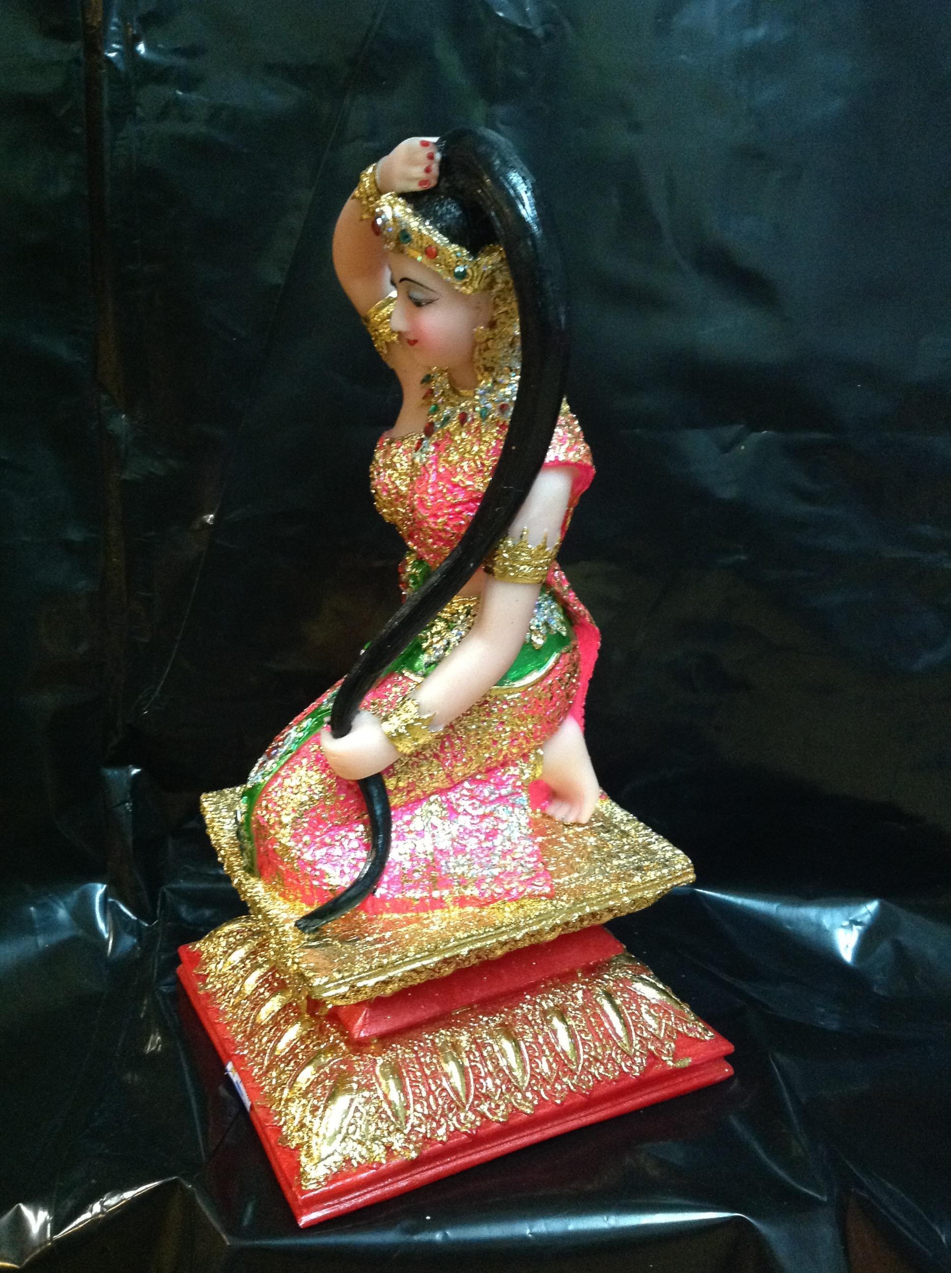 พระแม่ธรณี บีบมวยผม 9"