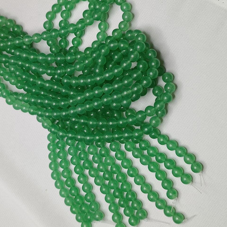 หินหยกเขียว - หินอายุยืน มั่งคั่ง ร่ำรวย สุขภาพดี ยาว 37 ซม. 8 มิล (50 เม็ด)