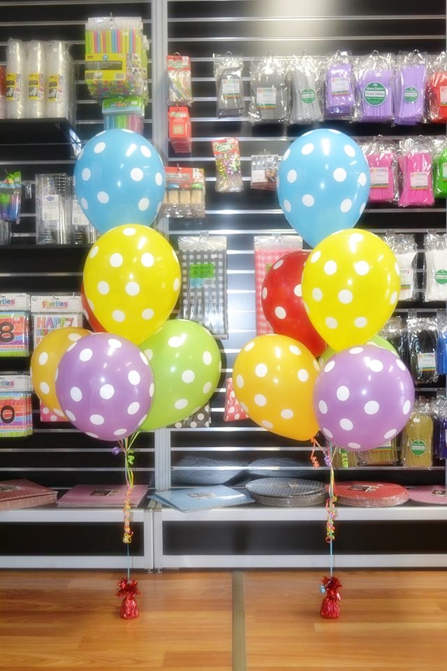 ลูกโป่งกลมนำเข้า พิมพ์ลายจุด คละสี ไซส์ 12 นิ้ว แพ็คละ 10 ใบ ( Polka Dot Printing Balloon - Mixed Color )