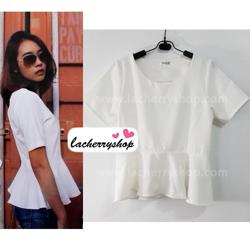 เสื้อแฟชั่น สีแดง ผ้าฮานาโกะ ทรงสวย เนื้อผ้านิ่ม อยู่ทรง ไม่ยับง่าย ใส่สบาย สินค้าคุณภาพ ราคาไม่แพง