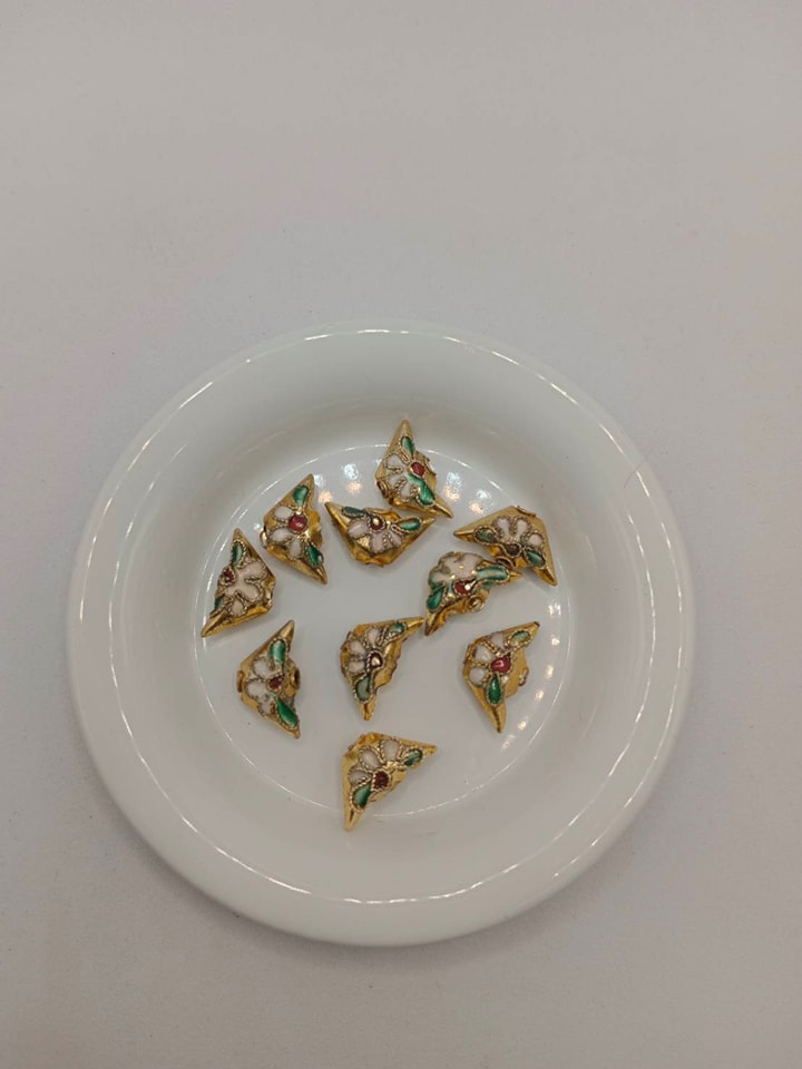 จี้กังใสรูปก้อนเงินจีน ถุงละ 80 บาท