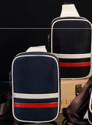 กระเป๋าวินเทจ สะพายคาดอก เหลี่ยม ผ้าใบกันน้ำ สีดำ