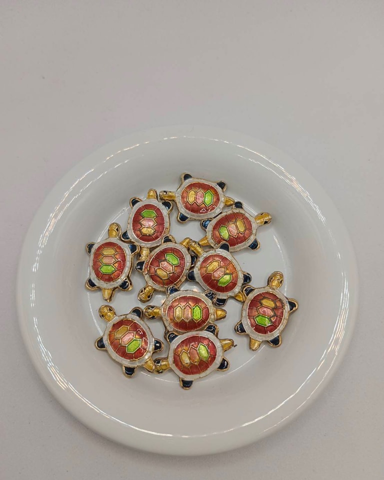 จี้กังใส รูปเต๋า ถุงละ 250 บาท