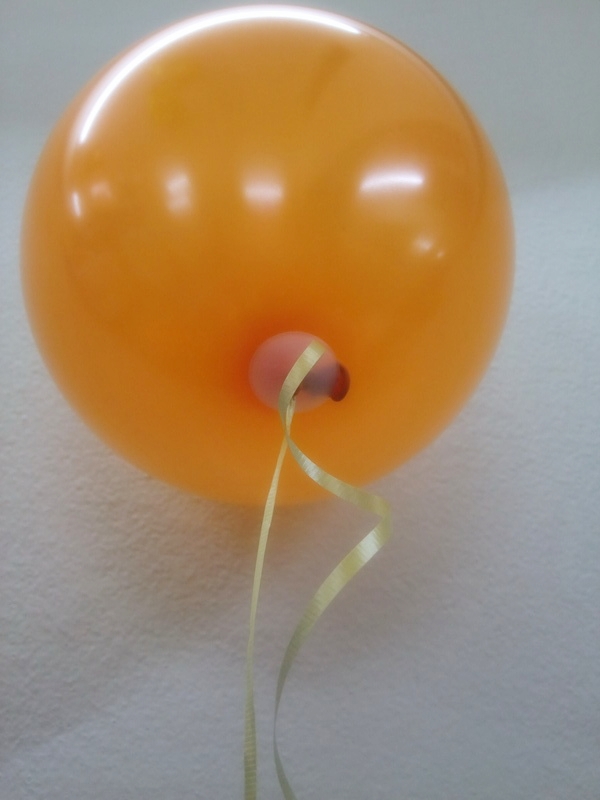 คลิปพลาสติกกลม แบบดึงเข้าด้วยริบบิ้น แพ็ค 20 ชิ้น - Plastic Balloon Clip pull with ribbon type 20 pieces