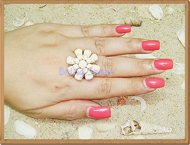 แหวนดอกไม้ - หินฮาวไลท์