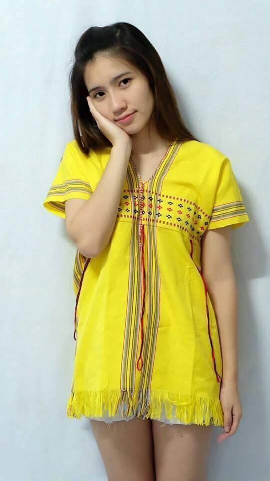 เสื้อกะเหรี่ยง งานทอมือทั้งผืน เสื้อผ้าพื้นเมือง สีสันสดใส ด้วยลายปักต่างๆแบบฉบับ เสื้อชาวเขา