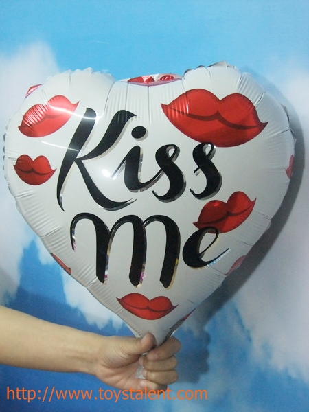 ลูกโป่งฟลอย์รูปหัวใจพิมพ์ KISS ME ไซส์ 18 นิ้ว - Kiss Me Heart Shape Foil Balloon / Item No. TL-E044