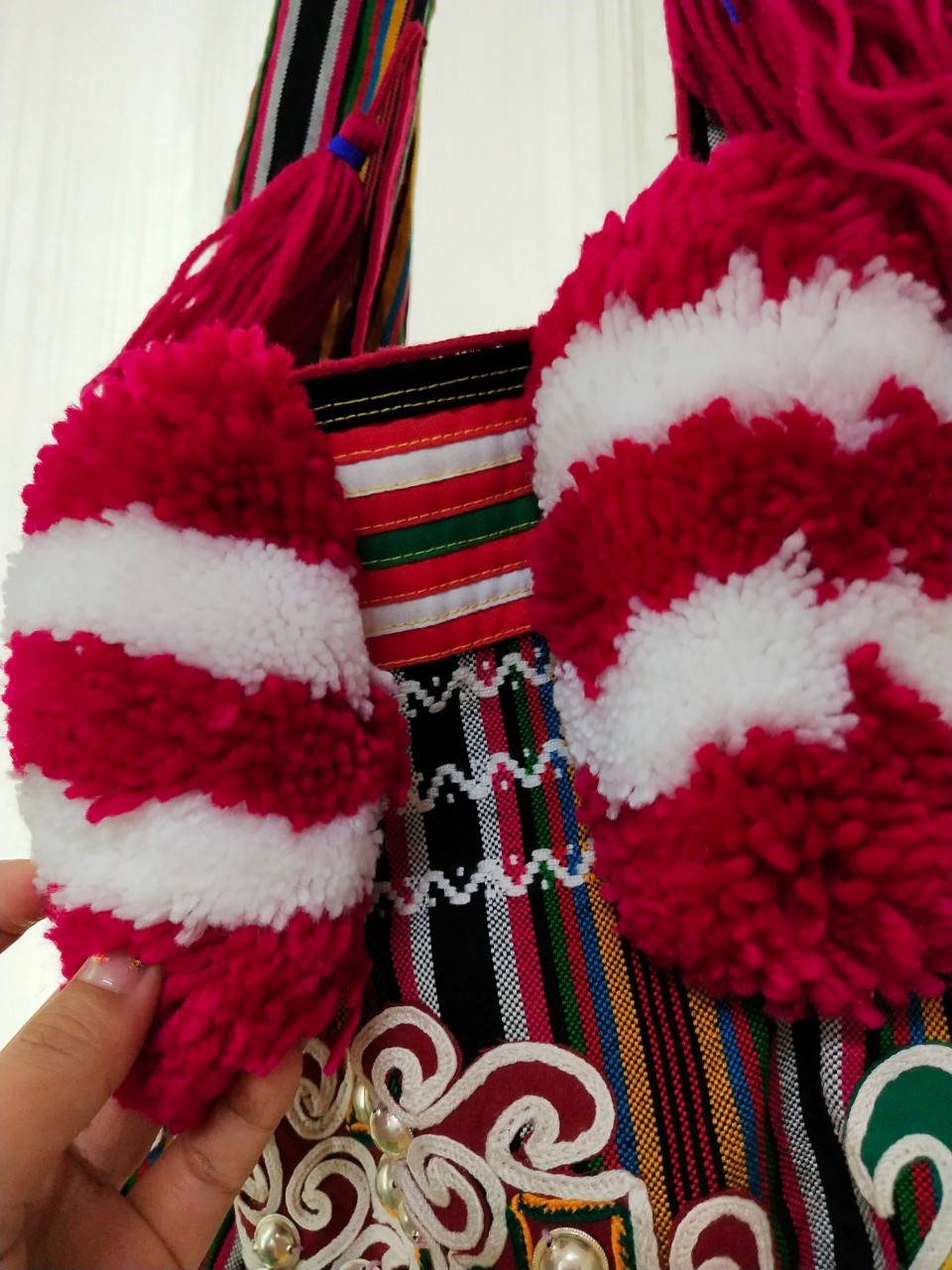 ย่ามสะพาย ติดลายดอก แฮนด์เมด สวยงาม ปราณีต