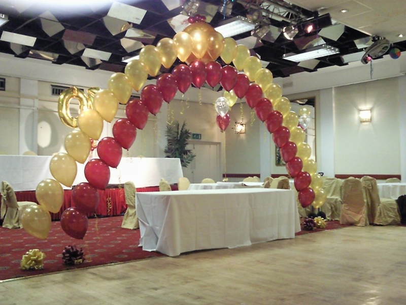 ลูกโป่งกลมเนื้อเมททัลลิก สีแดงเข้ม ไซส์ 12 นิ้ว แพ็คละ 10 ใบ (Round Balloons - Red Burgandy Metallic Color 12")