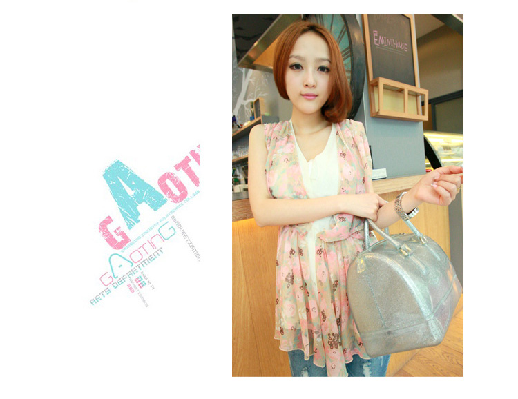 SALE//SALE (ส่งฟรี) เสื้อแฟชั่นสีขาว แขนกุด ด้านหน้าแต่งด้วยผ้าลายดอกไม้ สีชมพู เอวติดยางยืด แบบสวยหวาน น่ารักมากๆจ้า