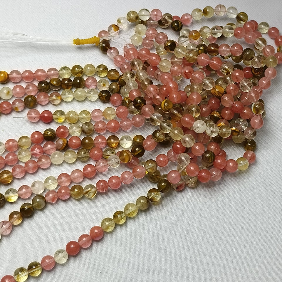 หินเชอร์รี่ควอตซ์ สามสี หินรักและให้อภัย รัก ผิวพรรณ ให้อภัย ยาว 37 ซม. - 6 มิล (63 เม็ด)