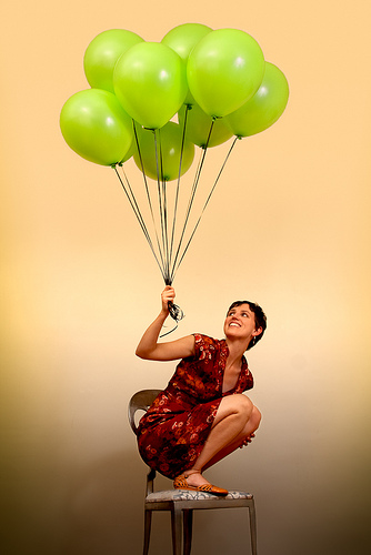 ลูกโป่งกลมเนื้อสแตนดาร์ท สีเขียวอ่อน ไซส์ 12 นิ้ว แพ็คละ 10 ใบ (Round Balloons - Light Green Color 12")