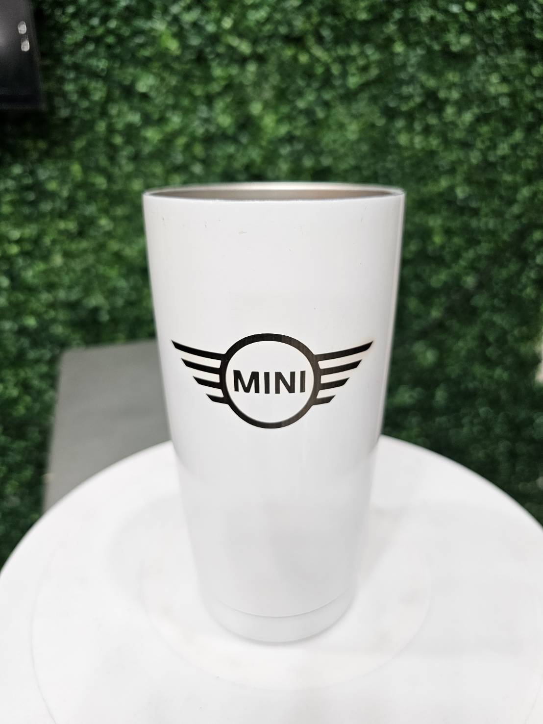 เลเซอร์แก้วทัมเบลอร์ โลโก้ MINI