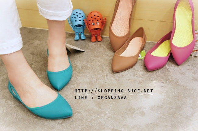 Crocs Rio Flat - Platinum / Pool ของแท้ Outlet ไทยและอเมริกา
