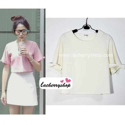 เสื้อแฟชั่นผ้าฮานาโกะ เสื้อทำงาน สีขาวครีม แขนสามส่วนแต่งโบว์ น่ารักมากๆ สินค้าคุณภาพดี ราคาไม่แพง