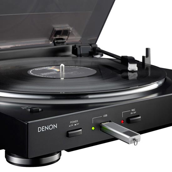 Turntable เครื่องเล่นแผ่นเสียง Denon DP200USB
