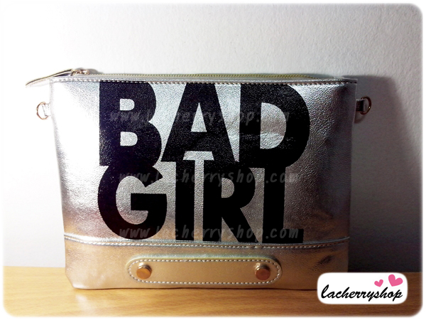 (หมดจ้า) กระเป๋าแฟชั่น BAD GIRL สีเทา หนัง PU ใส่ IPAD ได้ มีสายสะพาย ((โปรโมชั่นส่งฟรี))