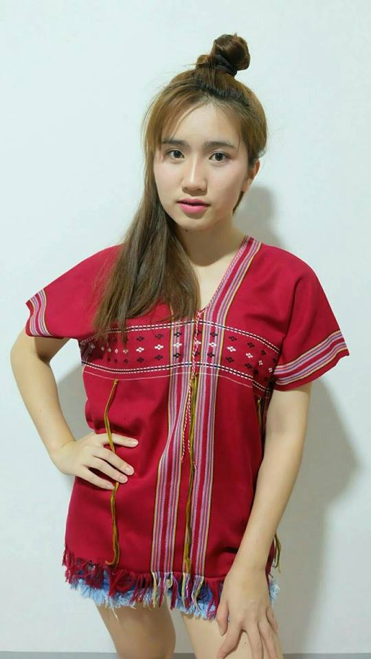 เสื้อกะเหรี่ยง งานทอมือทั้งผืน เสื้อผ้าพื้นเมือง สีสันสดใส ด้วยลายปักต่างๆแบบฉบับ เสื้อชาวเขา