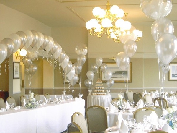 ลูกโป่งกลมเนื้อเมททัลลิก สีเงิน ไซส์ 12 นิ้ว แพ็คละ 10 ใบ (Metallic Silver Latex Balloons Size 12")