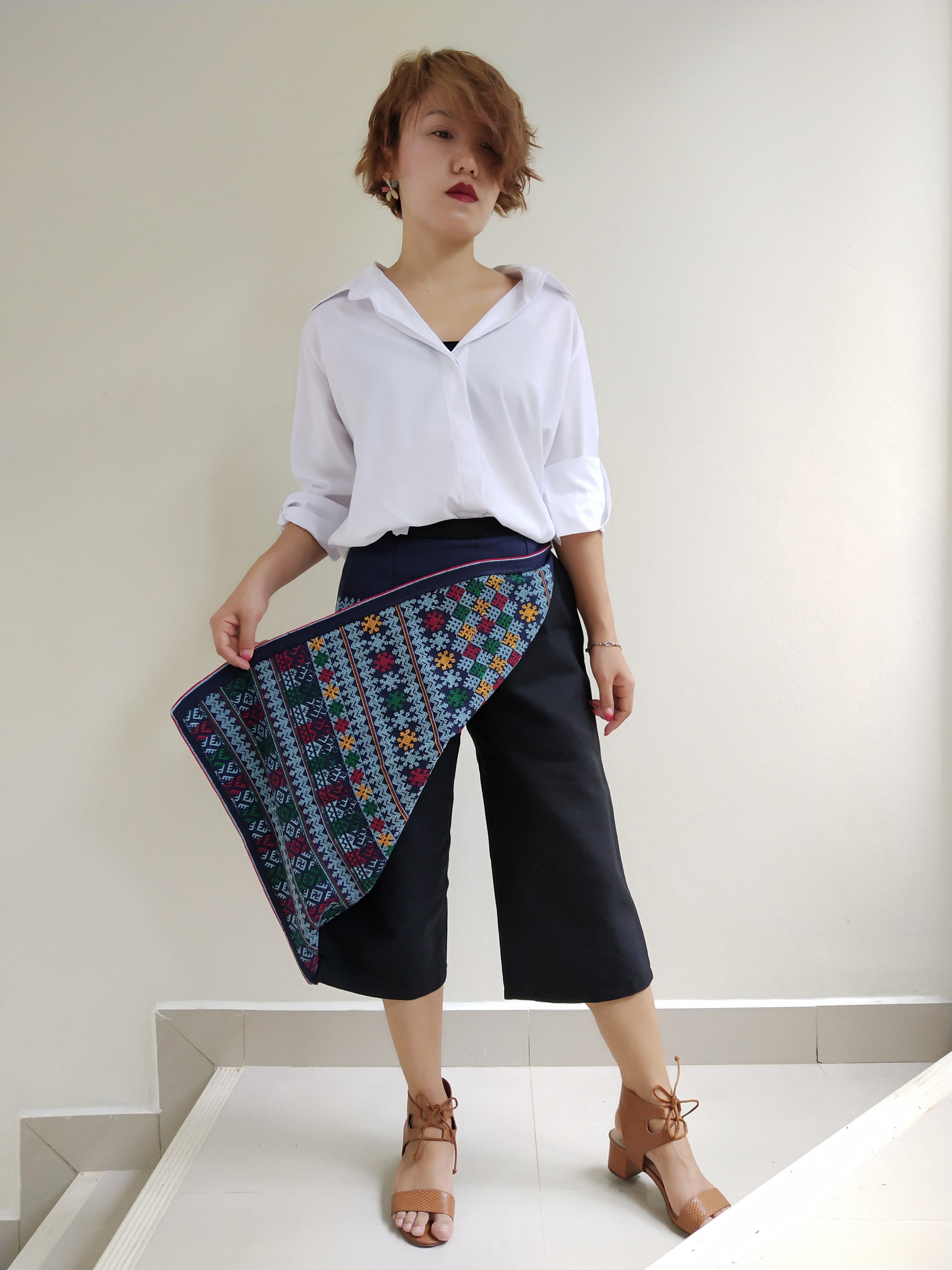 กางเกงกระโปรงผ้าปักมือ