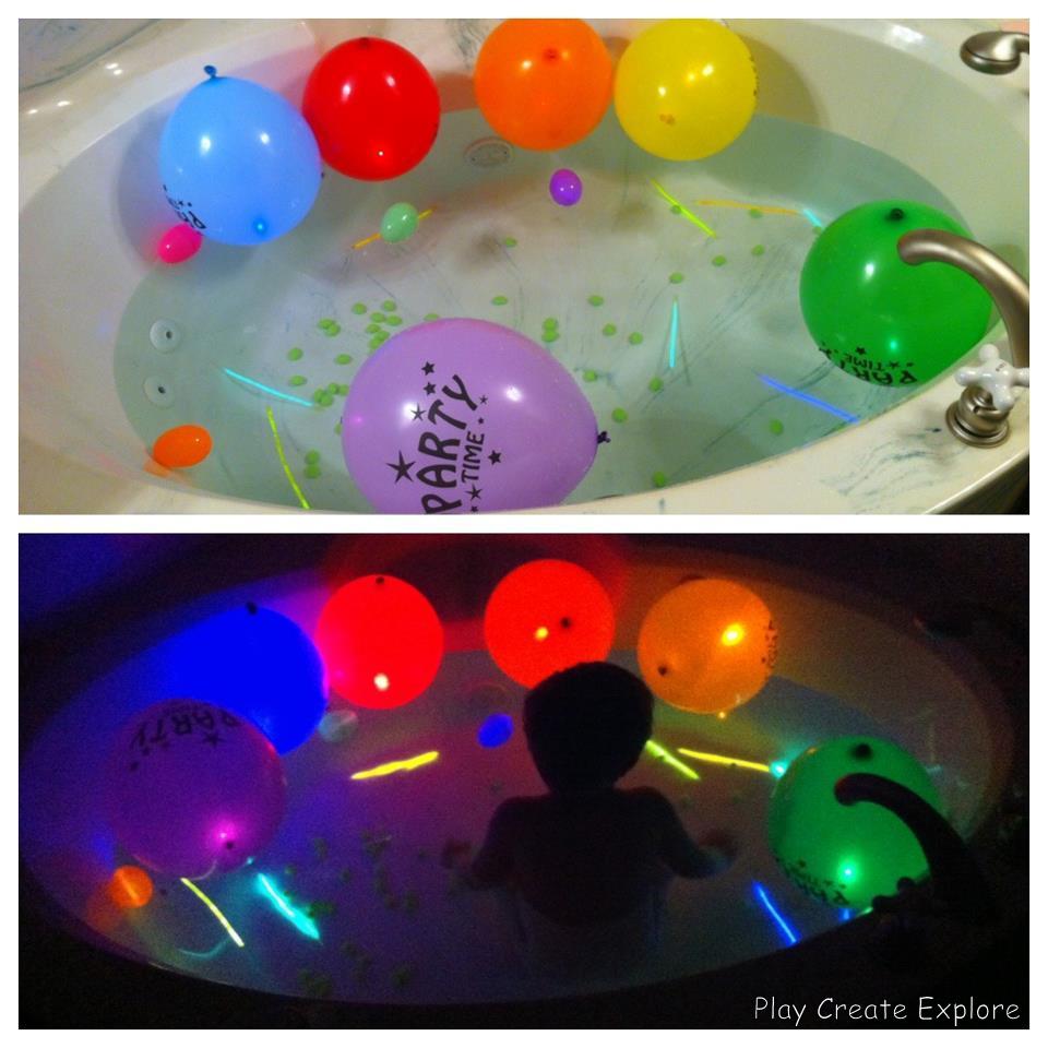 ลูกโป่งสีคละสี พิมพ์ลาย Party Time แพ็ค 5 ชิ้น ไฟกระพริบ (Party Time latex Balloon - LED RGB Mode)