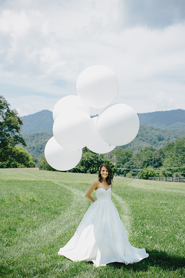 ลูกโป่งกลมจัมโบ้ไซส์ใหญ่ 36" Latex Balloon RB WHITE 3FT สีขาว/ Item No. TQ-42847 แบรนด์ Qualatex