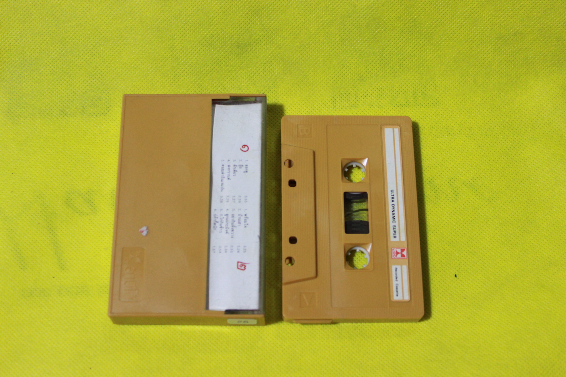 T นกแล - อุ๊ย ( Used Tape Cassett )