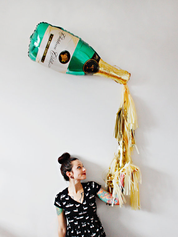 ลูกโป่งฟอยล์รูปขวดแชมเปญ ไซส์ 96*50 cm. - A Bottle of Champagne Shape Foil Balloon / TL-D071