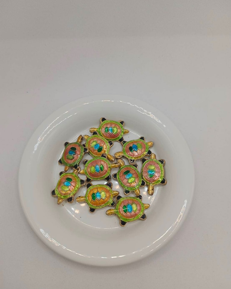 จี้กังใส รูปเต๋า ถุงละ 250 บาท