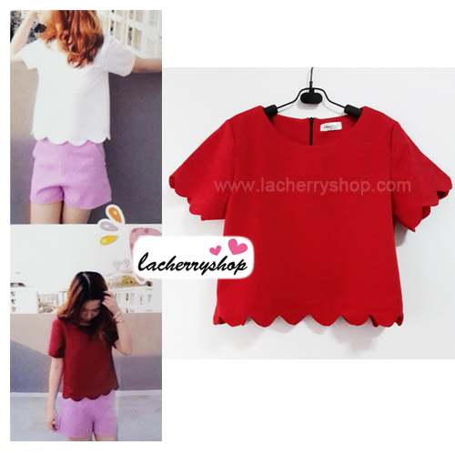 เสื้อแฟชั่น สีแดง ผ้าฮานาโกะ ทรงสวย แบบน่ารักๆ เป็นหยักๆช่วงเอวและแขน เนื้อผ้านิ่ม อยู่ทรง ไม่ยับง่าย ใส่สบาย สินค้าคุณภาพ ราคาไม่แพง สำเนา