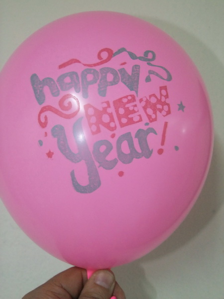 ลูกโป่งกลมพิมพ์ลาย Happy New Year คละสี คละแบบ ไซส์ 10 นิ้ว แพ็คละ 10 ใบ (Round Balloons 10" - Happy New Year latex balloons)