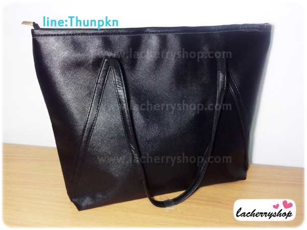(หมดจ้า) กระเป๋าแฟชั่น สีดำ สะพายไหล่ มีซิปเปิดปิด เรียบหรู ((โปรโมชั่นส่งฟรี))