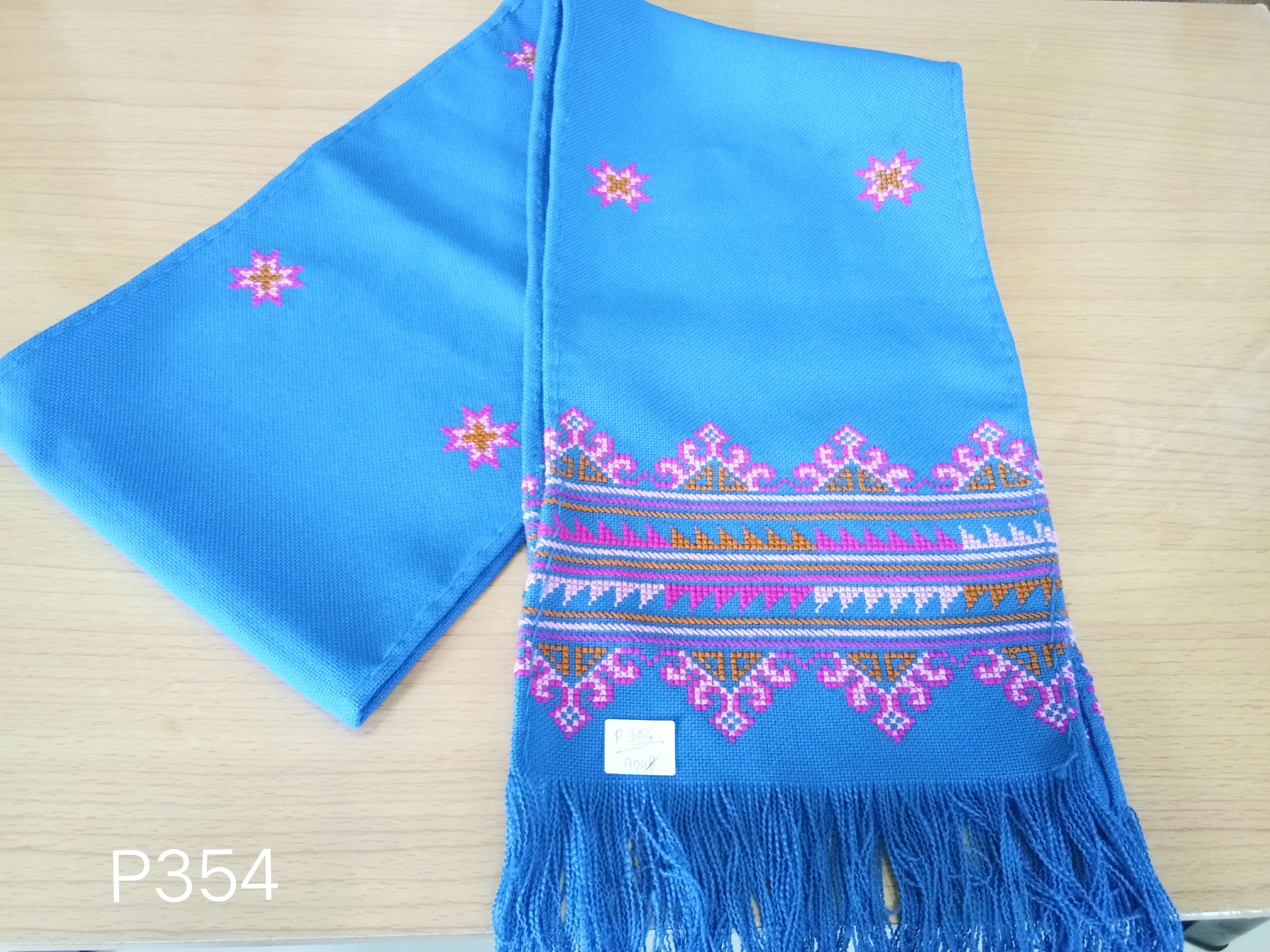 ผ้าพันคอผ้าปักมือ สีฟ้า สวยงามสดใส