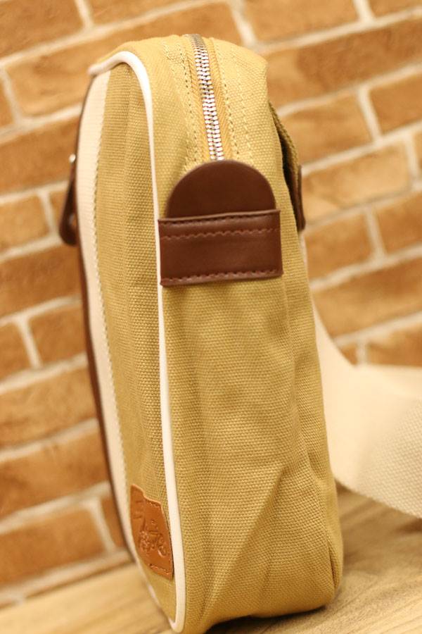 กระเป๋าวินเทจ สะพายข้าง แนวตั้งสี่เหลี่ยม แถบขาว แต่งซิบ2ผ้าใบ สีน้ำตาล