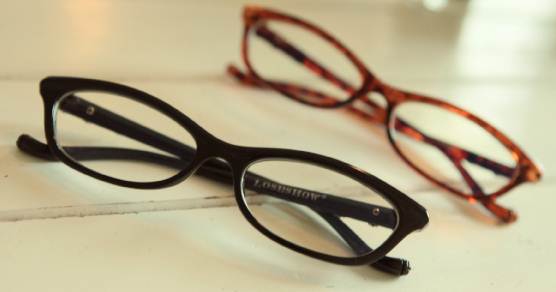 กรอบแว่นสายตาแฟชั่น สลิมแนวนอน แบบโครม chrome สีดำ