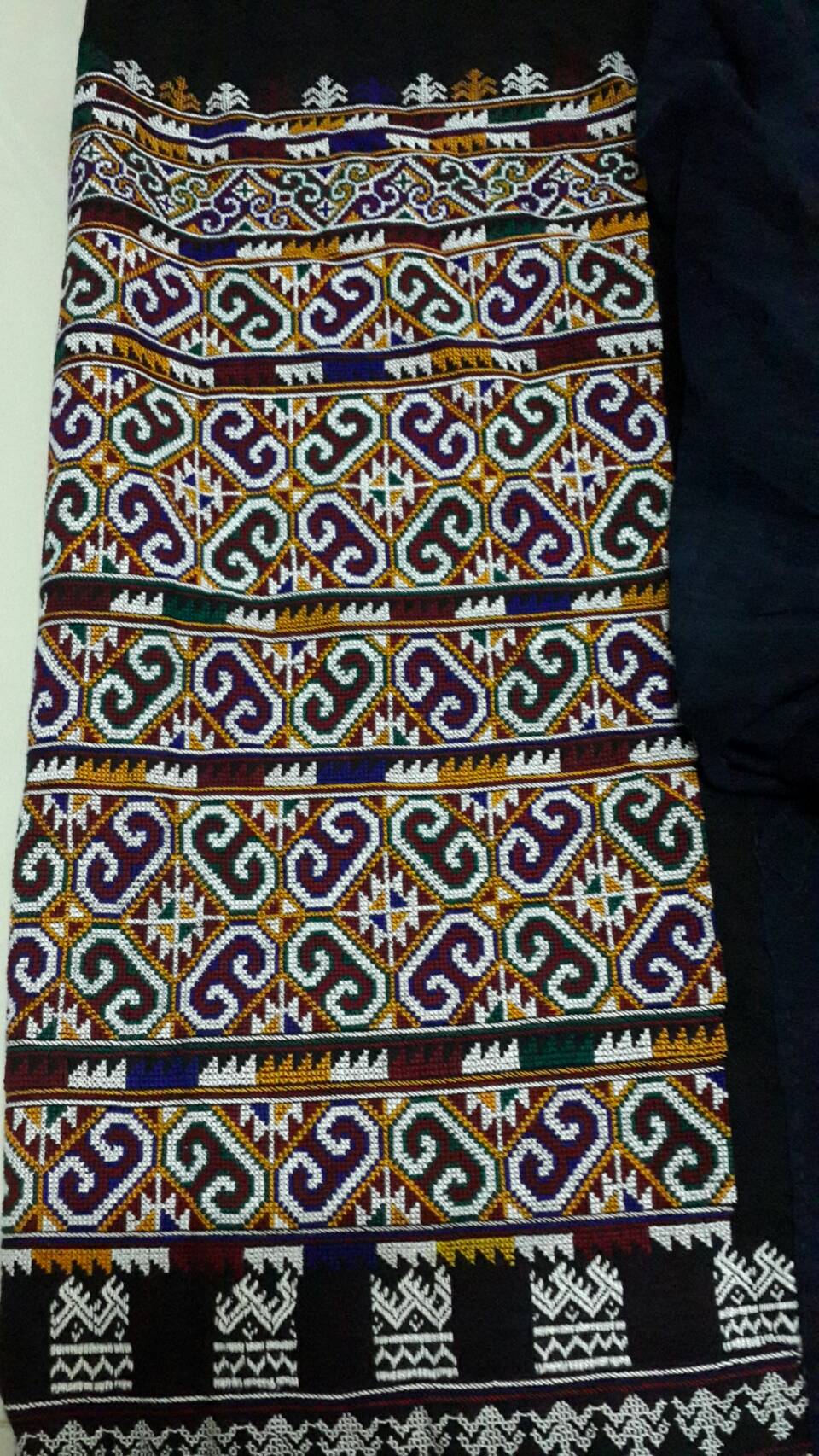 กางเกงปักมือ ปักเต็มละเอียด สีสันสวยงาม