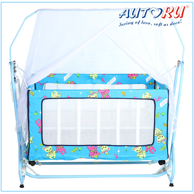 เปลไกวไฟฟ้าอัตโนมัติ Autoru รุ่น Gold 2 in 1 สีชมพู เพราะ เปลไกวไฟฟ้าอัตโนมัติ Autoru เข้าใจเป็นอย่างดีว่าเด็กๆ มีการเจริญเติบโตทางด้านร่างกายอย่างรวดเร็ว เปลไกวไฟฟ้าอัตโนมัติ Autoru รุ่น Gold 2 in 1 จึงถูกออกแบบมาเป็นพิเศษเพื่อรองรับการเจริญเติบโตของลูกน้อยที่คุณรัก ด้วยคุณสมบัติของพื้นที่ภายในเปลไกวไฟฟ้าอัตโนมัติ Autoru ที่มีขนาดใหญ่รองรับทุกอิริยาบทของลูกน้อย โครงสร้างที่แข็งแรงทนทานพร้อมระบบล็อคที่ได้มาตรฐานจึงช่วยเพิ่มความมั่นคงของตัวเปลไกวไฟฟ้าอัตโนมัติได้ดียิ่งขึ้น รูระบายอากาศโดยรอบตัวเปลไกวไฟฟ้าอัตโนมัติช่วยให้อากาศถ่ายเทสะดวก นอกจากนี้ เปลไกวไฟฟ้าอัตโนมัติ Autoru รุ่น Gold 2 in 1 ยังมีมุ้งแบบกระโจมที่ช่วยป้องกันยุงและแมลงต่างๆ ที่อาจมารบกวนลูกน้อยในเวลาพักผ่อนได้ ที่สำคัญคือคุณแม่สามารถปรับเปลี่ยนตัวเปลไกวไฟฟ้าอัตโนมัติ Autoru รุ่น Gold 2 in 1 ให้เป็นเพลย์เพน และคอกกั้นเพื่อความปลอดภัยของลูกน้อยในวัยหัดคลานและหัดเดินได้อีกด้วย เปลไกวไฟฟ้า