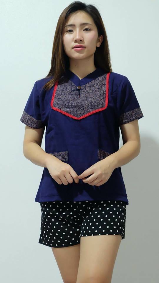 เสื้อนากา เสื้อผ้าพื้นเมือง เสื้อผ้าฝ้ายล้านนา รุ่นคอจีน แต่งลายผ้าพื้นเมืองแบบสวยเรียบหรู มีกระเป๋าหน้า