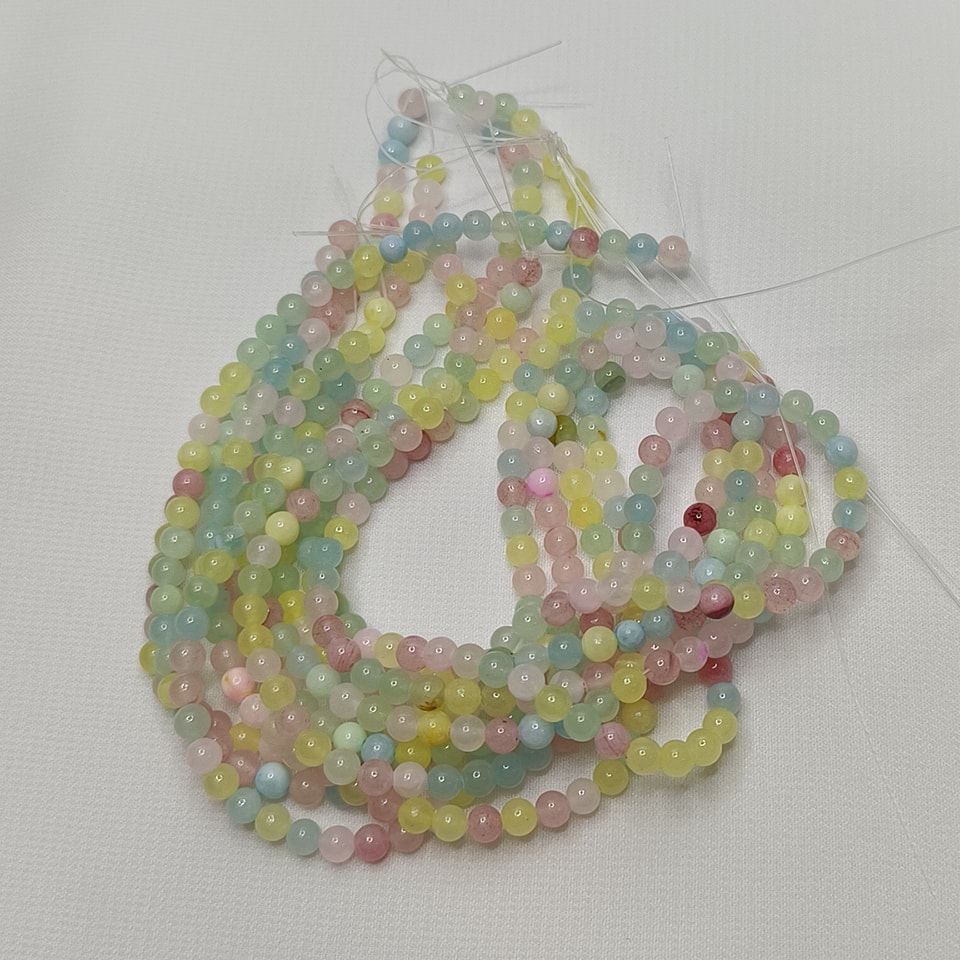 หินแบริลแคนดี้ หินความรักหอมหวาน อารมณ์ดี ความรัก อ่อนวัย ยาว 37 ซม. 4 มิล (98 เม็ด)