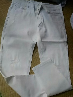 กางเกงขาวยีนส์ ขาดเข่า เข้ารูป 5ส่วน แฟชั่น กระเป๋าปะ ผ้าไม่บาง เอว No.26-34 ดำ ขาว