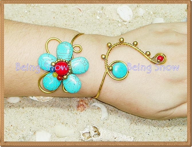 กำไลดอกไม้หินเทอร์ควอยส์ **แถมต่างหูทองเหลือง 1 คู่**